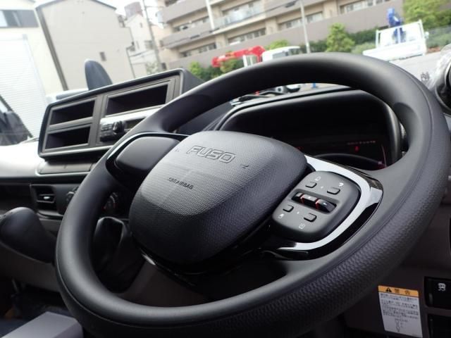 MITSUBISHI CANTER 2025