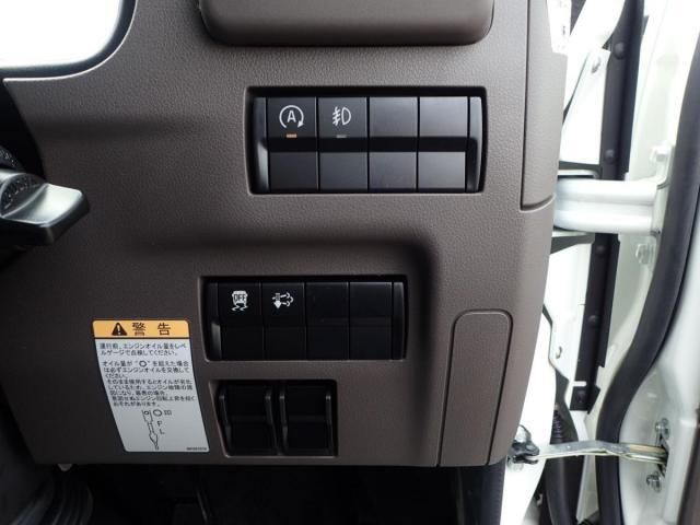 MITSUBISHI CANTER 2025