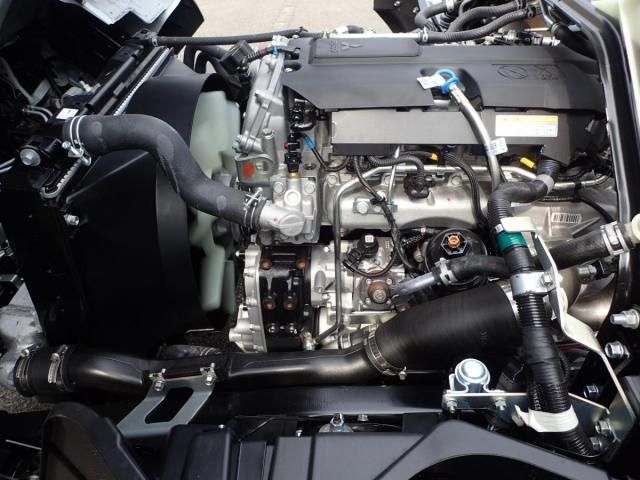 MITSUBISHI CANTER 2025