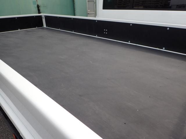 MITSUBISHI CANTER 2025