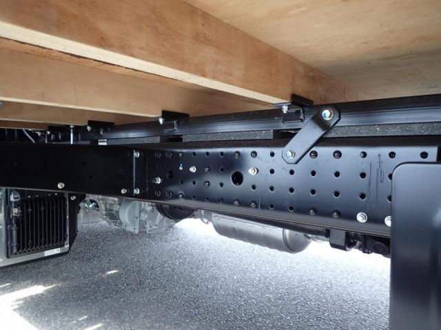 MITSUBISHI CANTER 2025