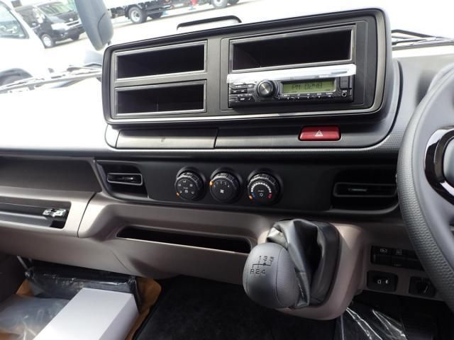 MITSUBISHI CANTER 2025