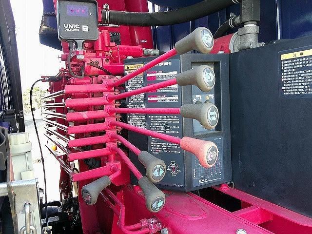 MITSUBISHI FUSOU FIGHTER 2011