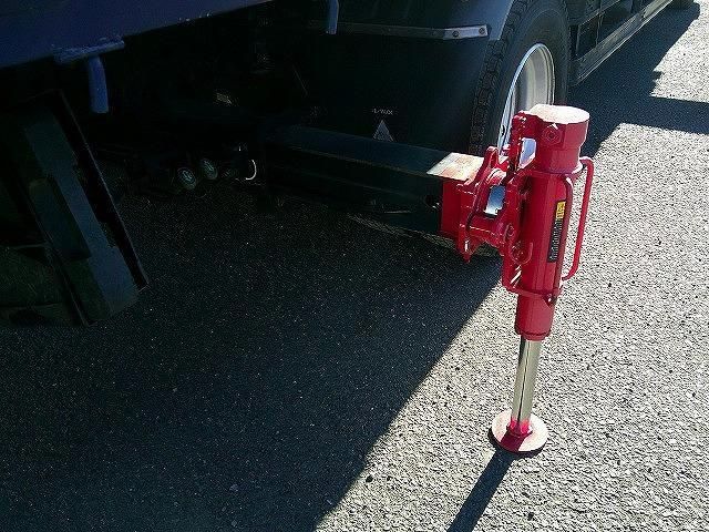 MITSUBISHI FUSOU FIGHTER 2011