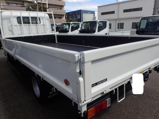 MITSUBISHI CANTER 2025