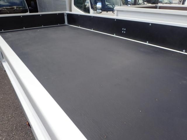 MITSUBISHI CANTER 2025