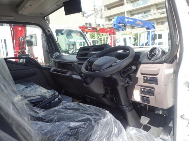 MITSUBISHI CANTER 2025