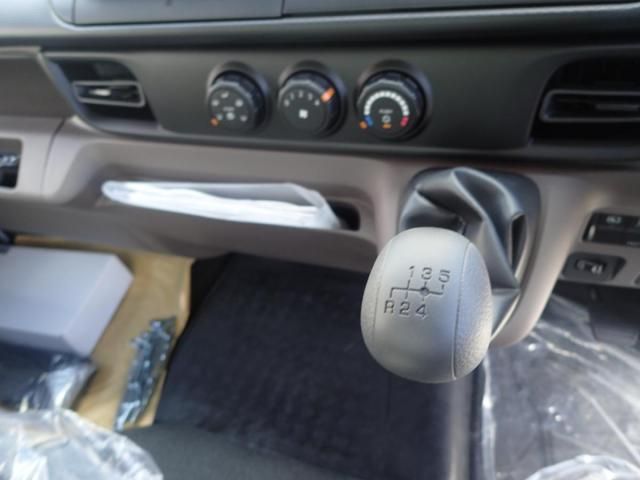 MITSUBISHI CANTER 2025