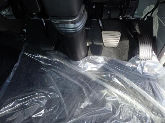 MITSUBISHI CANTER 2025