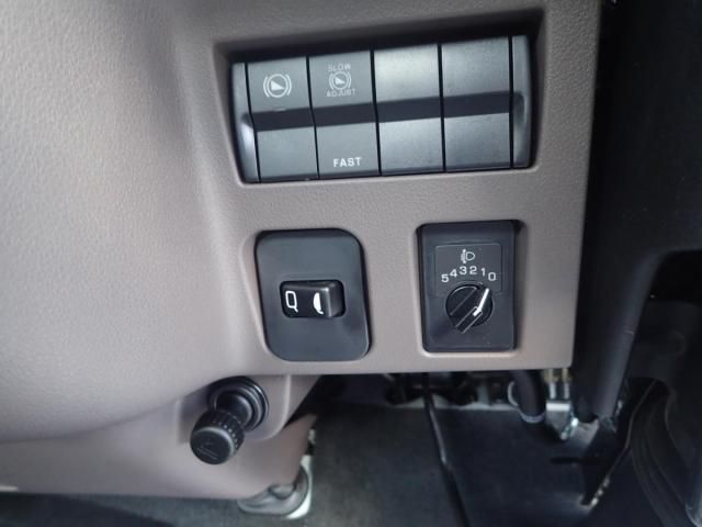 MITSUBISHI CANTER 2025