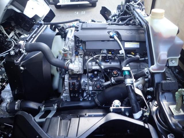 MITSUBISHI CANTER 2025