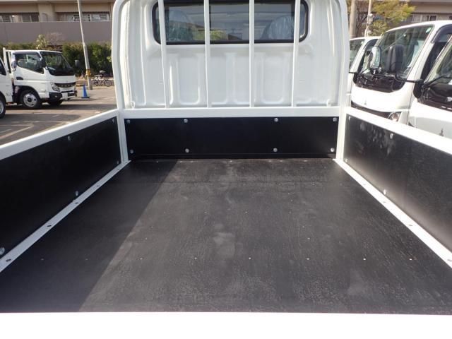 MITSUBISHI CANTER 2025