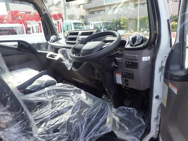 MITSUBISHI CANTER 2025