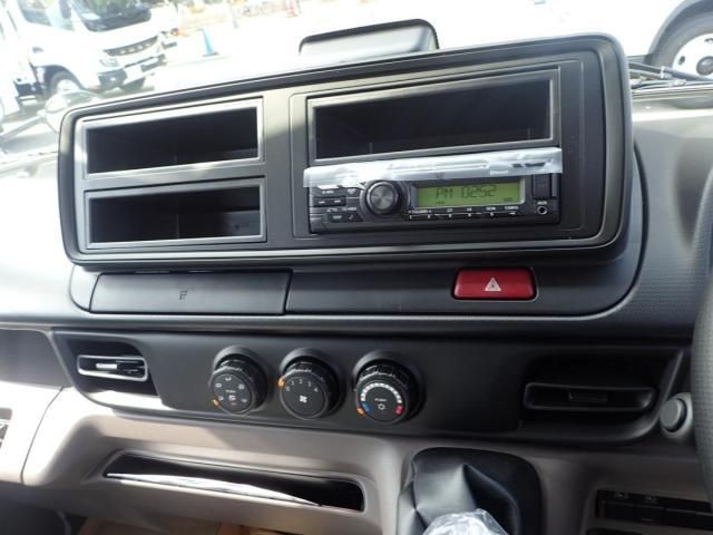 MITSUBISHI CANTER 2025