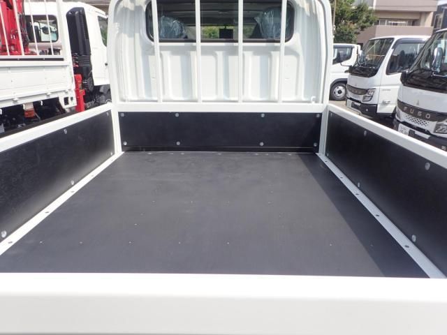 MITSUBISHI CANTER 2025