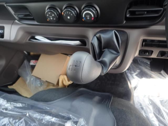 MITSUBISHI CANTER 2025