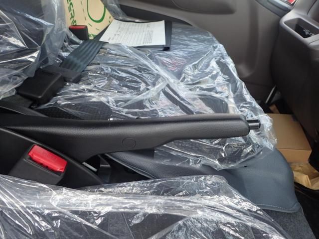 MITSUBISHI CANTER 2025