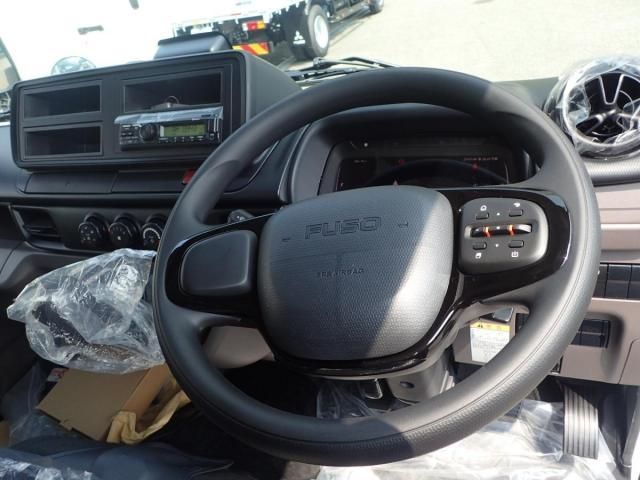 MITSUBISHI CANTER 2025