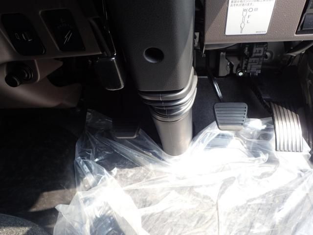 MITSUBISHI CANTER 2025