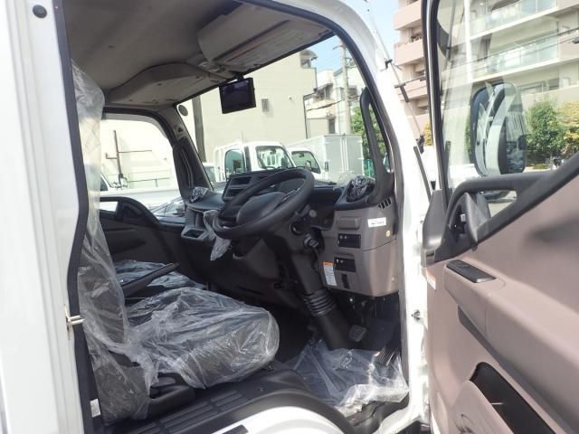 MITSUBISHI CANTER 2025