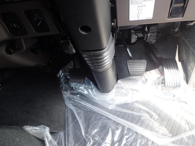 MITSUBISHI CANTER 2025