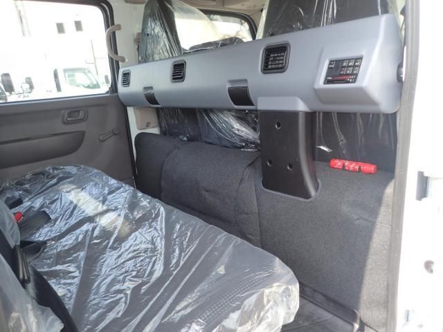 MITSUBISHI CANTER 2025