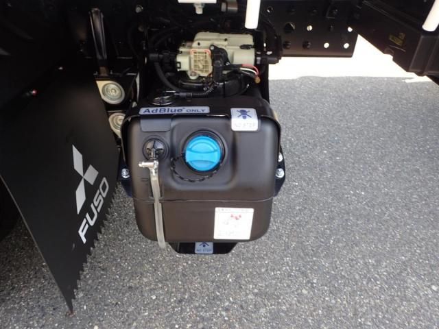 MITSUBISHI CANTER 2025