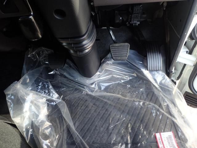 MITSUBISHI CANTER 2025