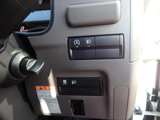 MITSUBISHI CANTER 2025