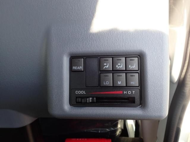 MITSUBISHI CANTER 2025