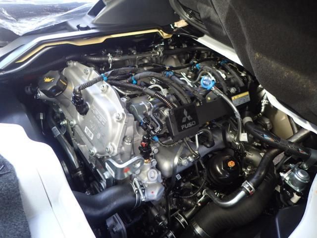 MITSUBISHI CANTER 2025