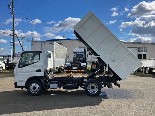 MITSUBISHI CANTER 2025