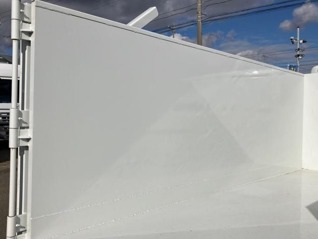 MITSUBISHI CANTER 2025