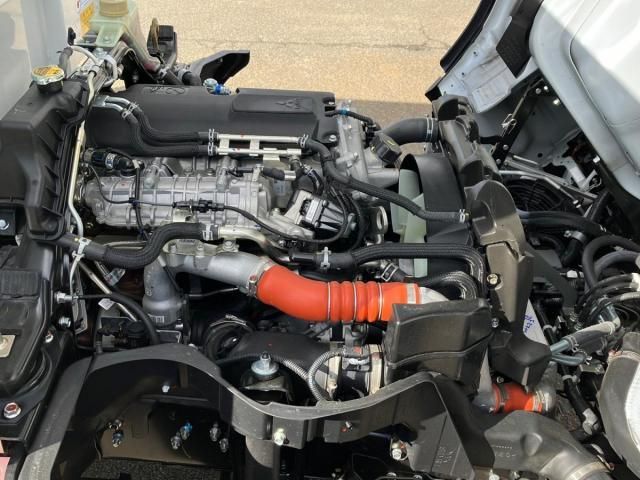 MITSUBISHI CANTER 2025