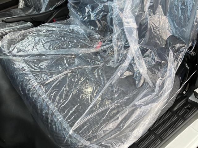 MITSUBISHI CANTER 2025