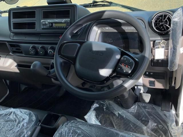 MITSUBISHI CANTER 2025