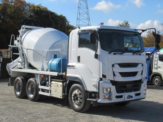 ISUZU GIGA 2022