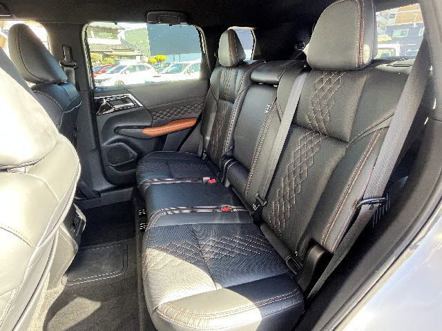 MITSUBISHI OUTLANDER PHEV 2022