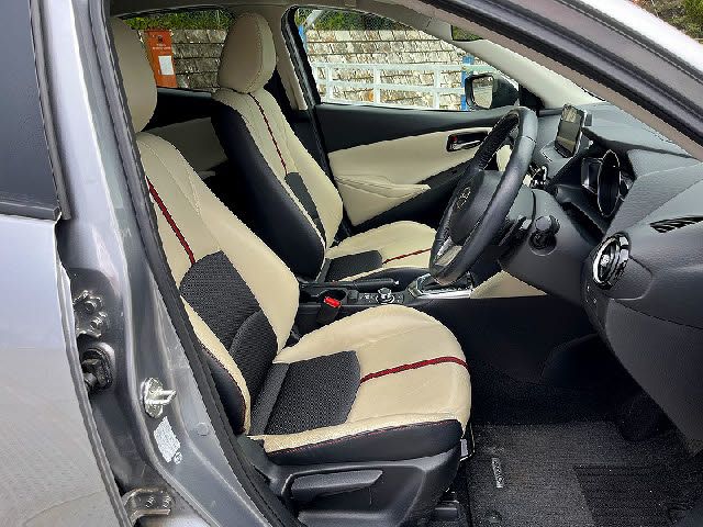 MAZDA DEMIO 2015