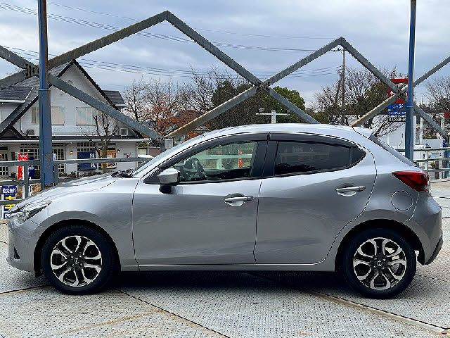 MAZDA DEMIO 2015