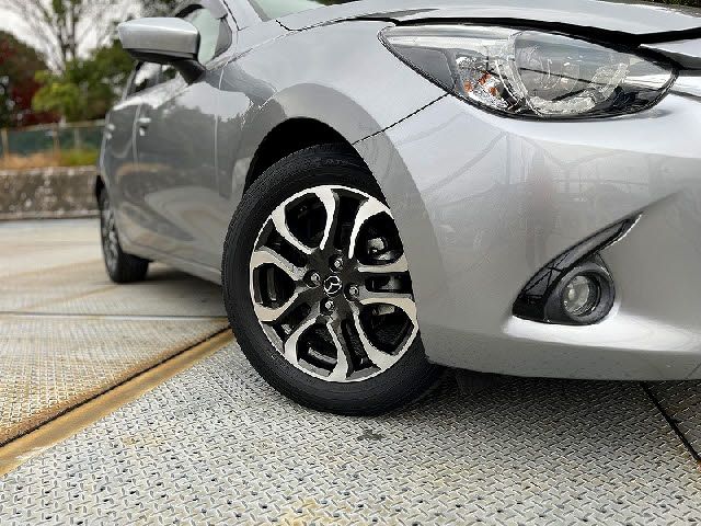MAZDA DEMIO 2015