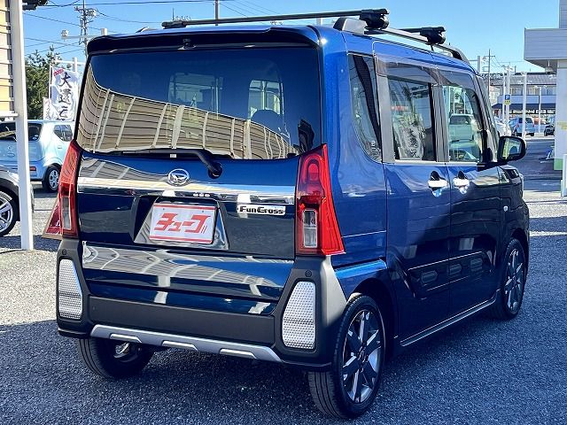 DAIHATSU TANTO FAN CROSS 2023