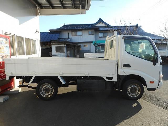 TOYOTA DYNA 2013