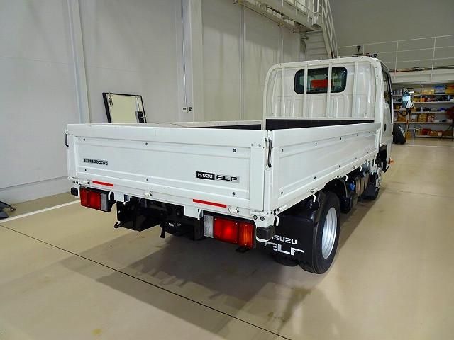 ISUZU ELF 2023