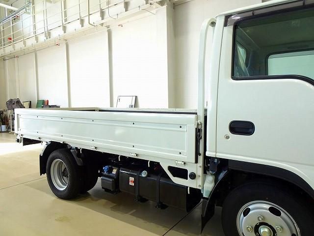 ISUZU ELF 2023