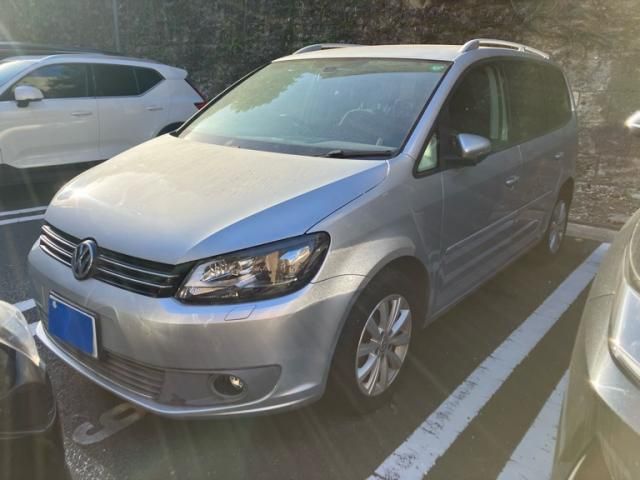 VOLKSWAGEN VOLKSWAGEN GOLF TOURAN 2011
