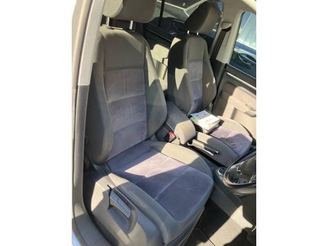 VOLKSWAGEN VOLKSWAGEN GOLF TOURAN 2011