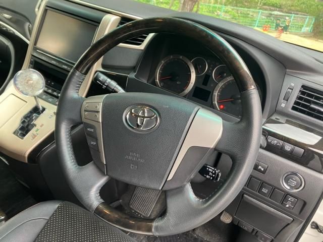 TOYOTA VELLFIRE 2014