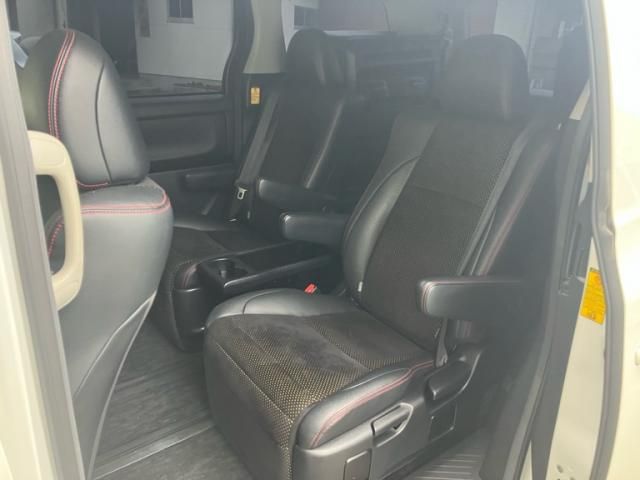 TOYOTA VELLFIRE 2014