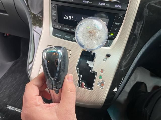 TOYOTA VELLFIRE 2014